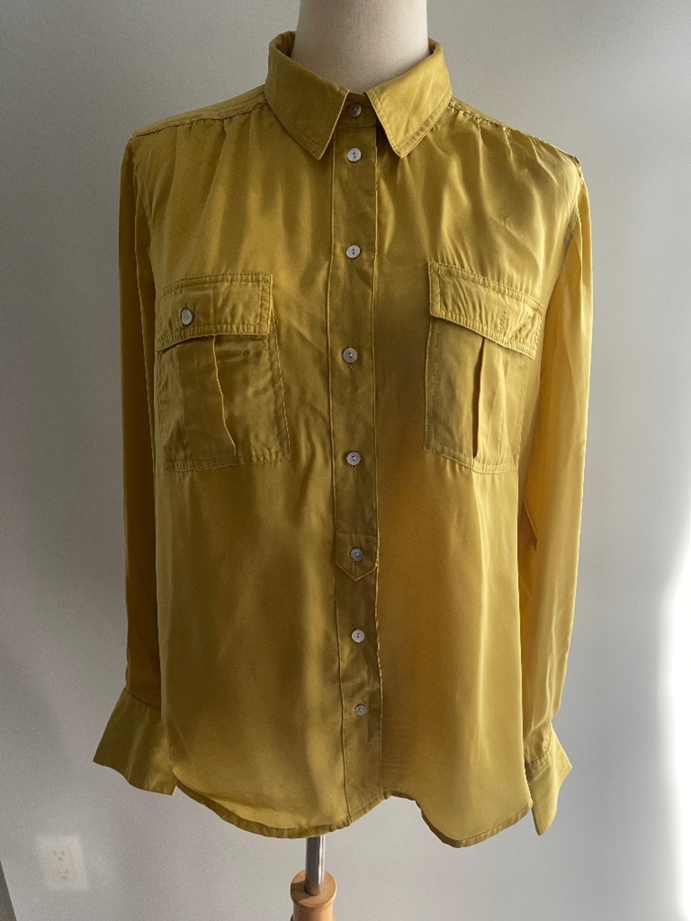 Willi Smith Womens L Button Up Blouse Mustard Gold Satin Look Long Sleeve  Shirt